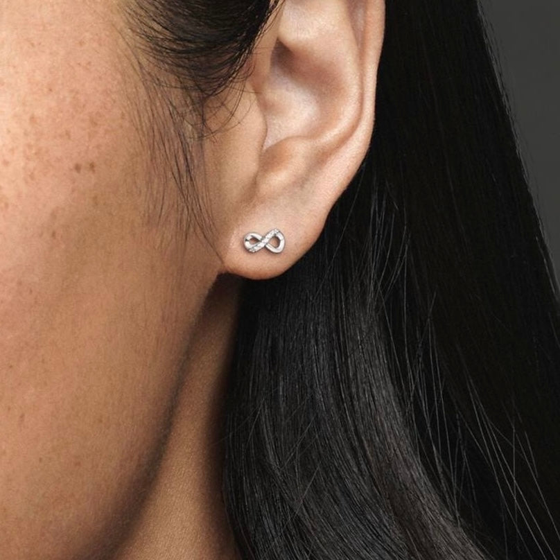 SPARKLE INFINITY STUDS
